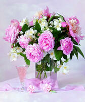 Без бренда «Нежный букетик с розами и настойка» в Ярославле